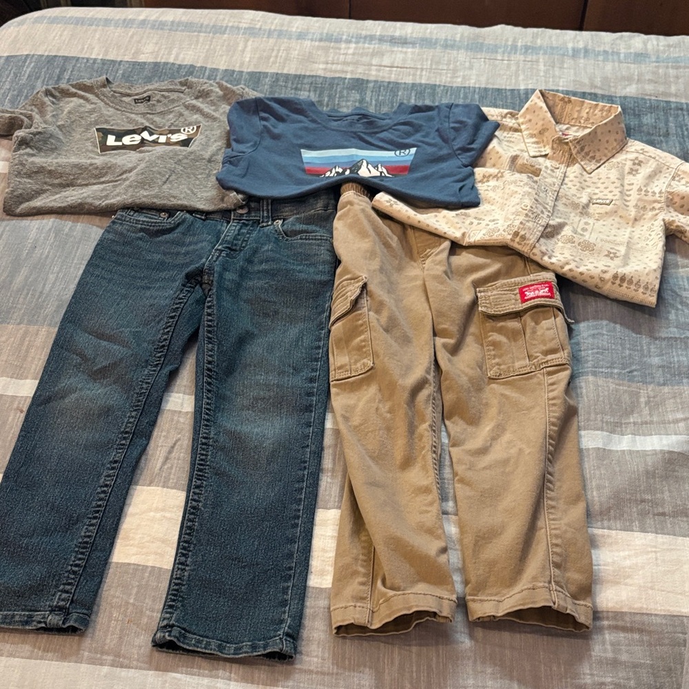 Levi's Gray Logo Kids T-Shirt